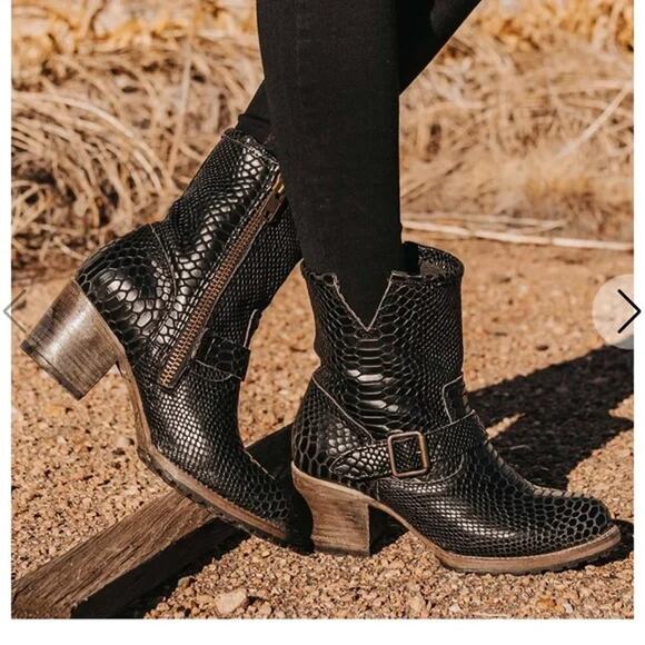 FREEBIRD by Steven Carlito Snake Black Leather Boots Snakeskin Embossed Bootie - Picture 1 of 8